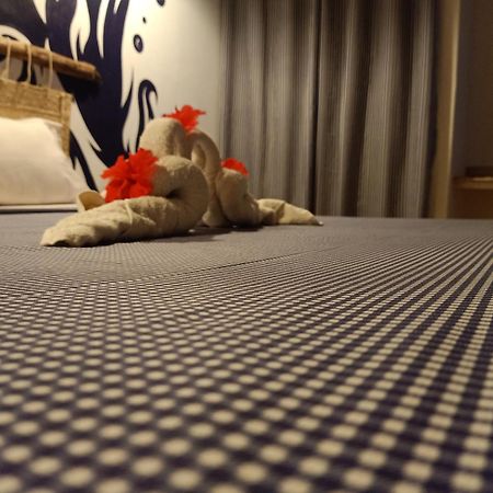 Ocean Breeze Boutique Hotel Нунгві Екстер'єр фото
