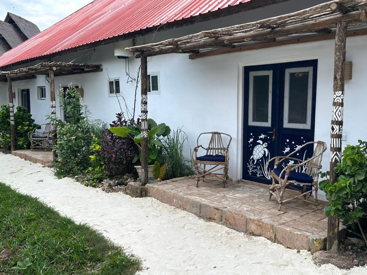 Ocean Breeze Boutique Hotel Нунгві Екстер'єр фото