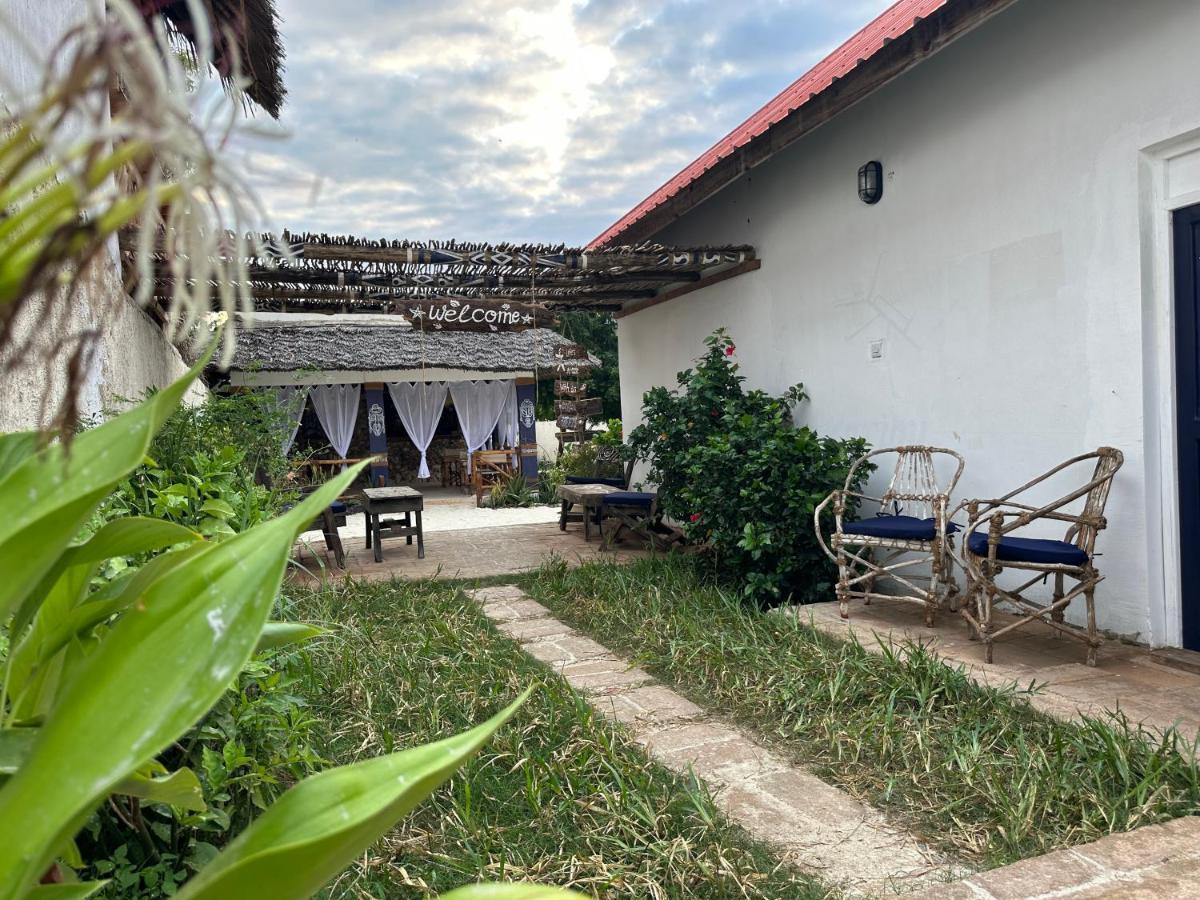 Ocean Breeze Boutique Hotel Нунгві Екстер'єр фото