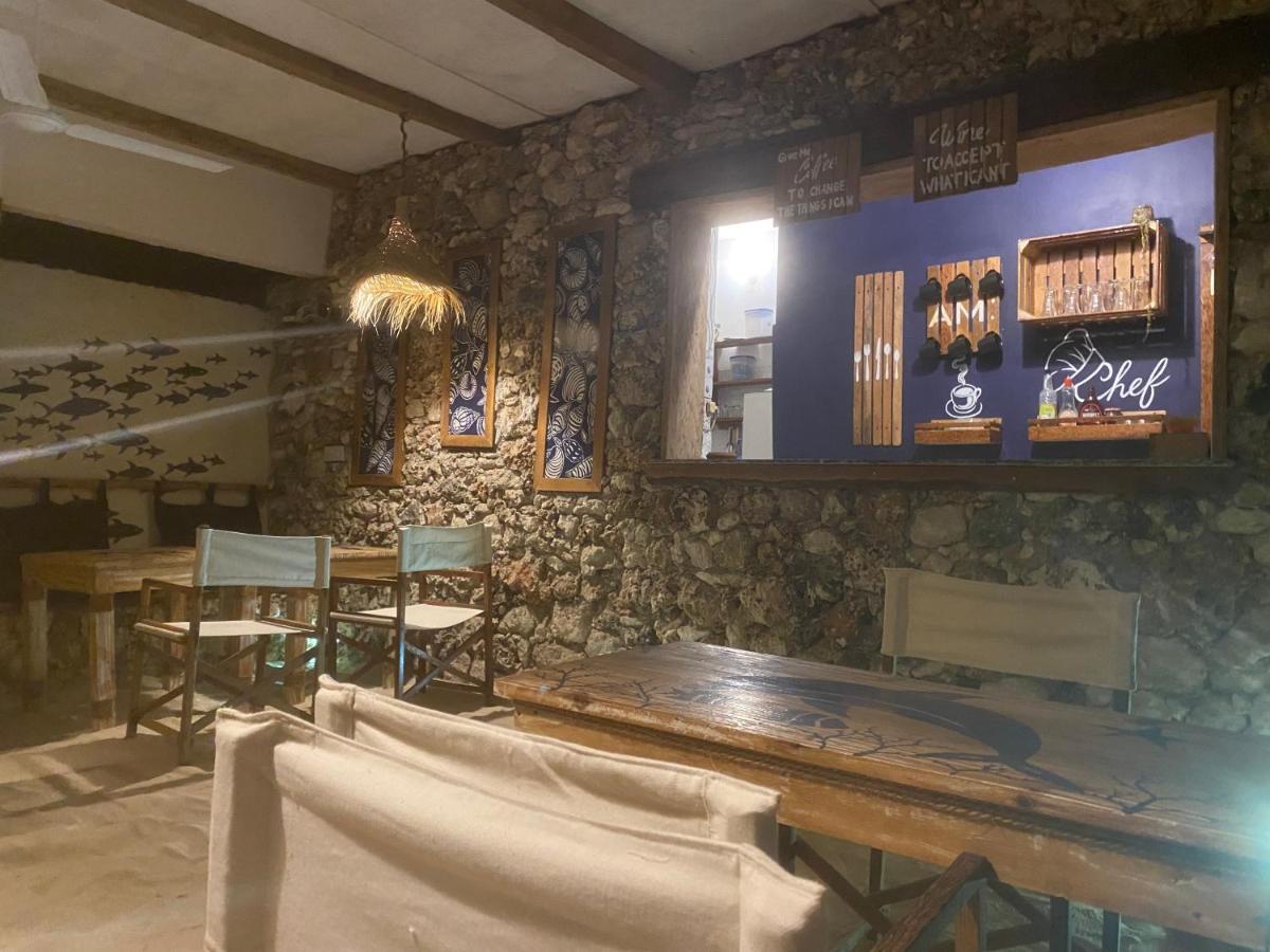 Ocean Breeze Boutique Hotel Нунгві Екстер'єр фото
