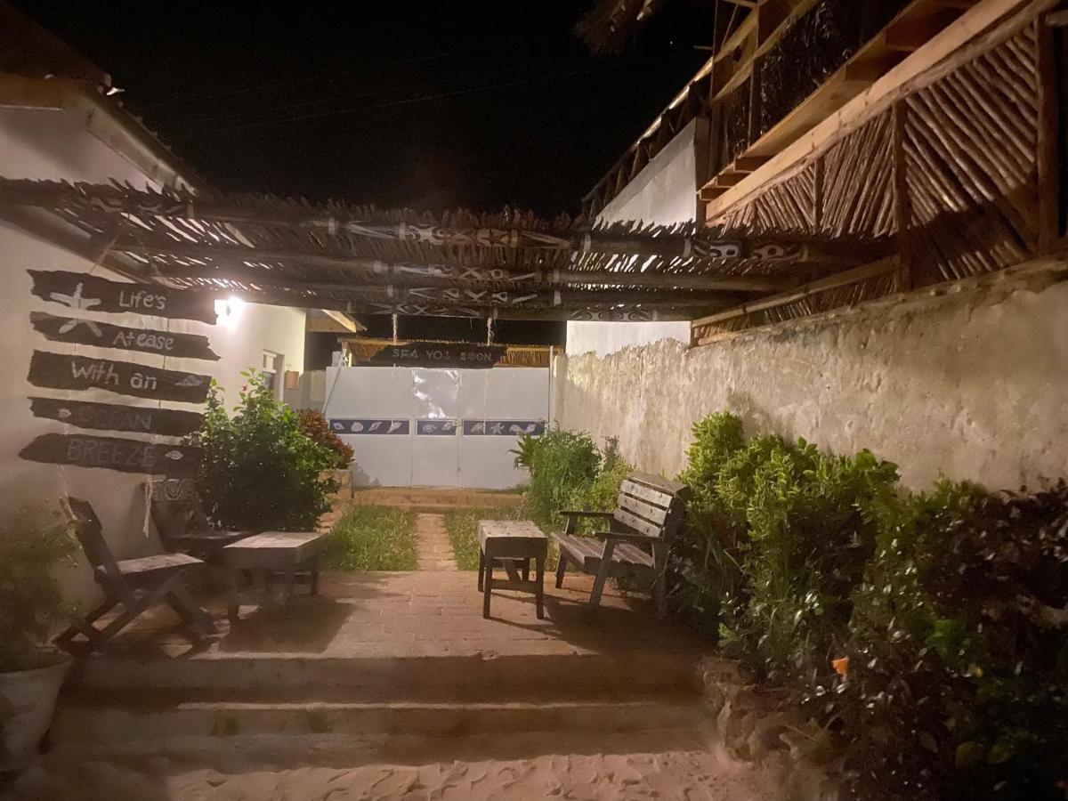 Ocean Breeze Boutique Hotel Нунгві Екстер'єр фото
