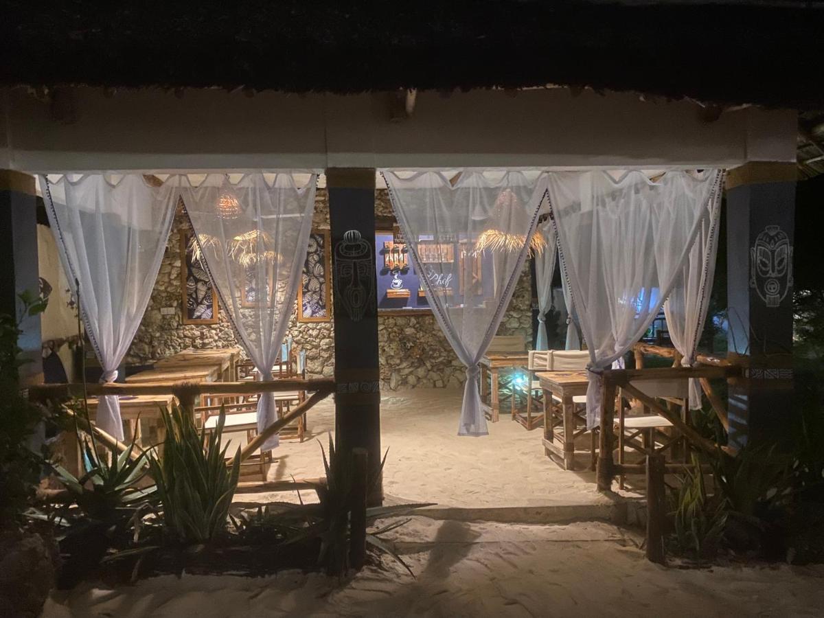 Ocean Breeze Boutique Hotel Нунгві Екстер'єр фото
