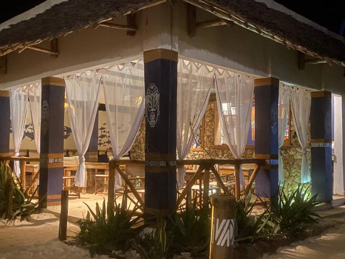 Ocean Breeze Boutique Hotel Нунгві Екстер'єр фото