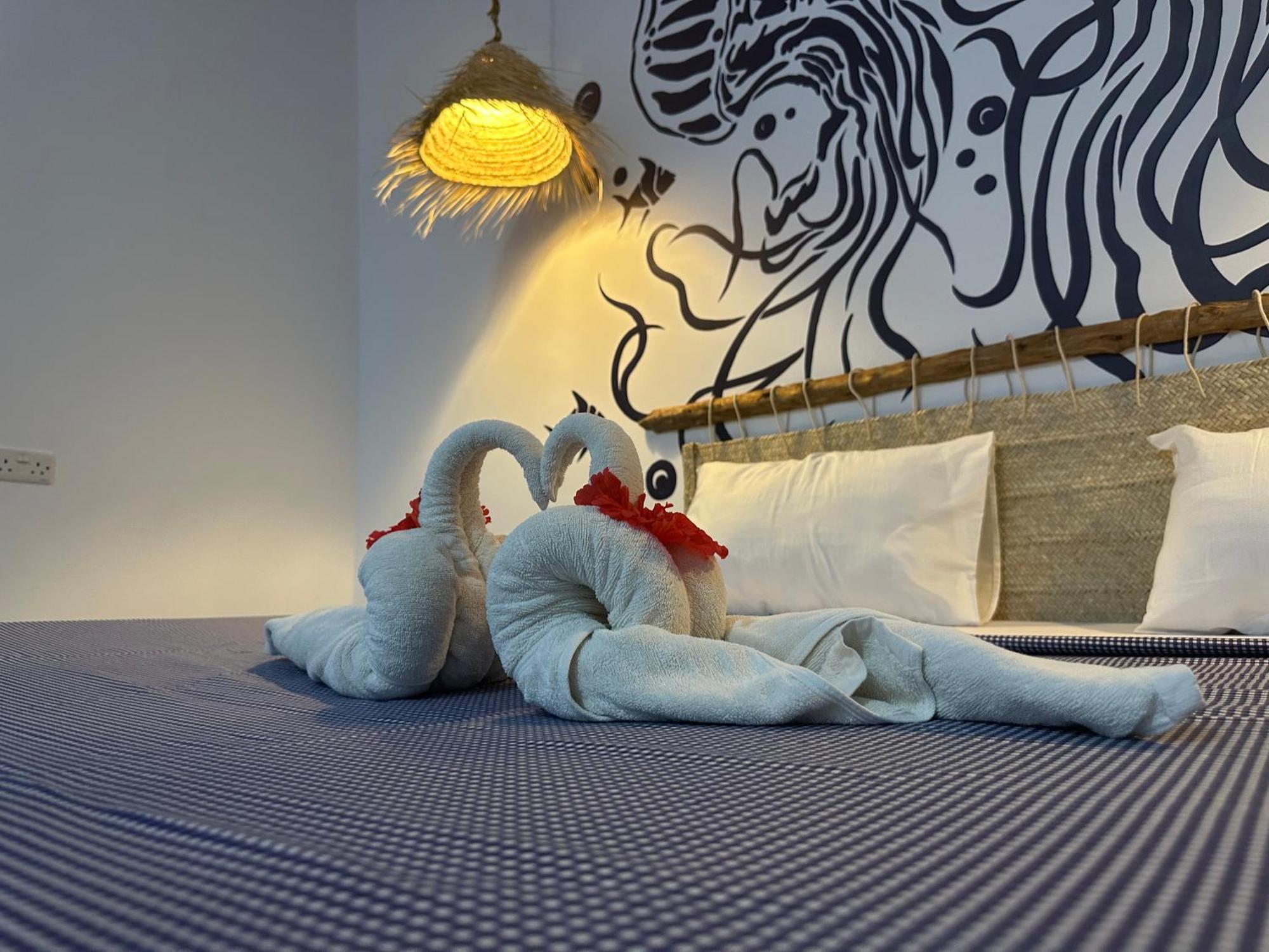 Ocean Breeze Boutique Hotel Нунгві Екстер'єр фото