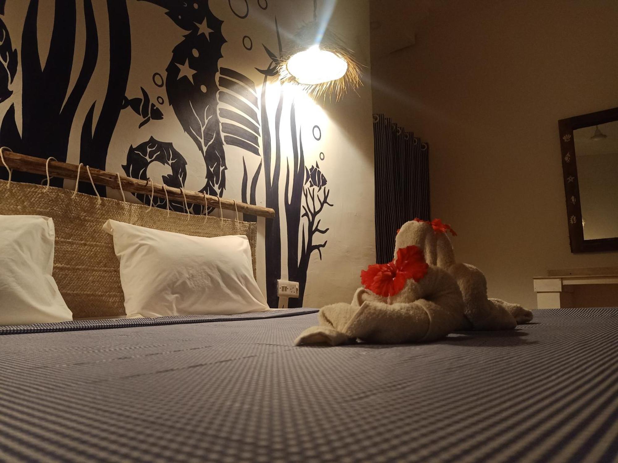 Ocean Breeze Boutique Hotel Нунгві Екстер'єр фото